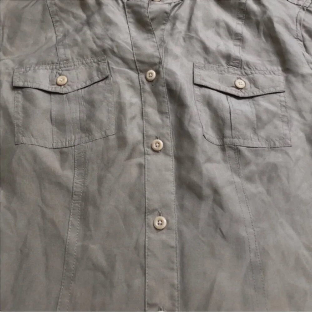 Banana Republic 100% Silk Blouse - Picture 3 of 7